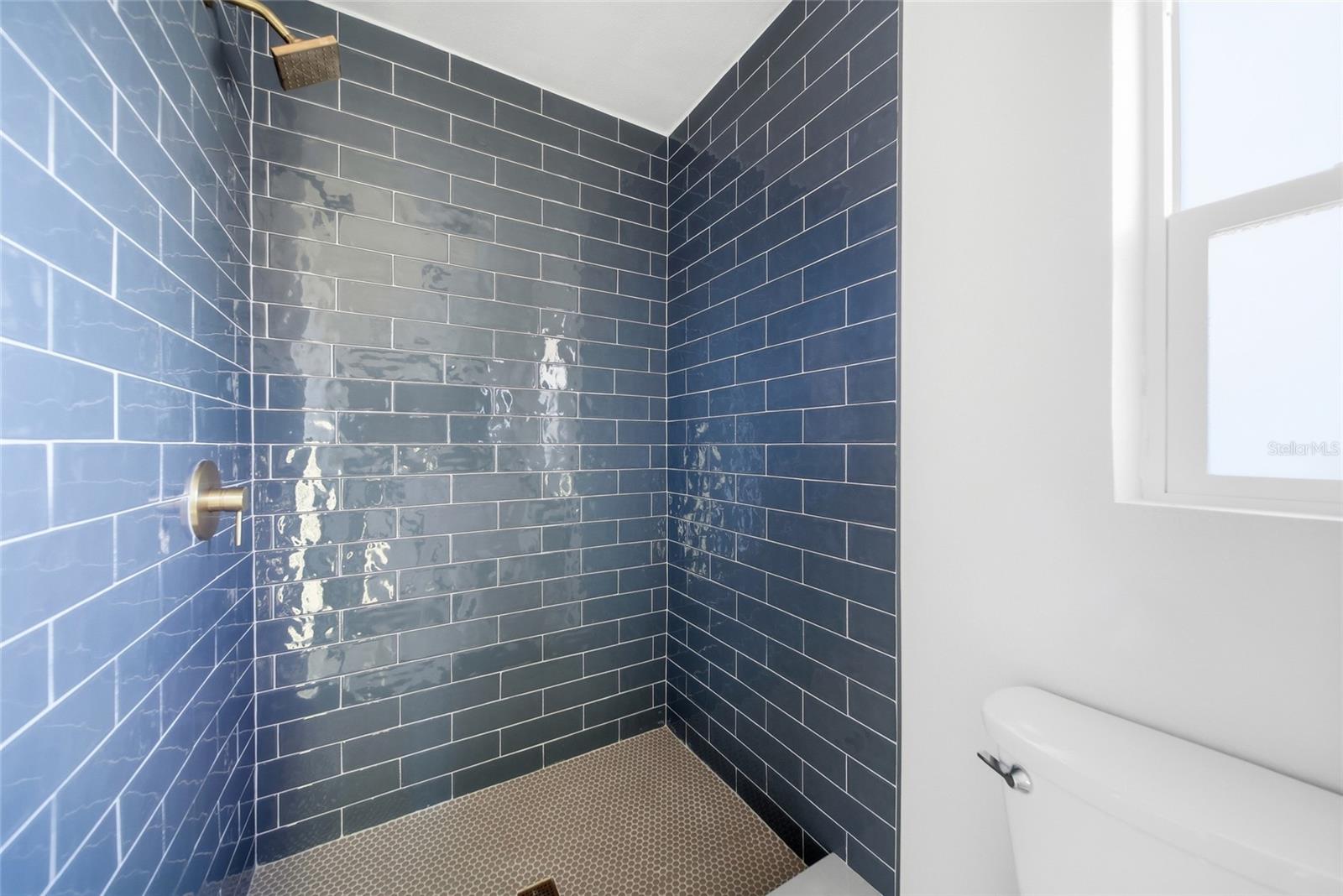 Image 13 of 26 For 6830 Bay Street