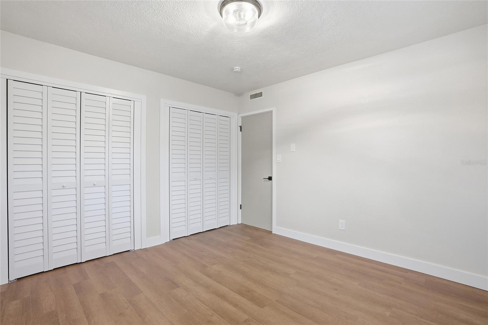 Image 17 of 26 For 6830 Bay Street