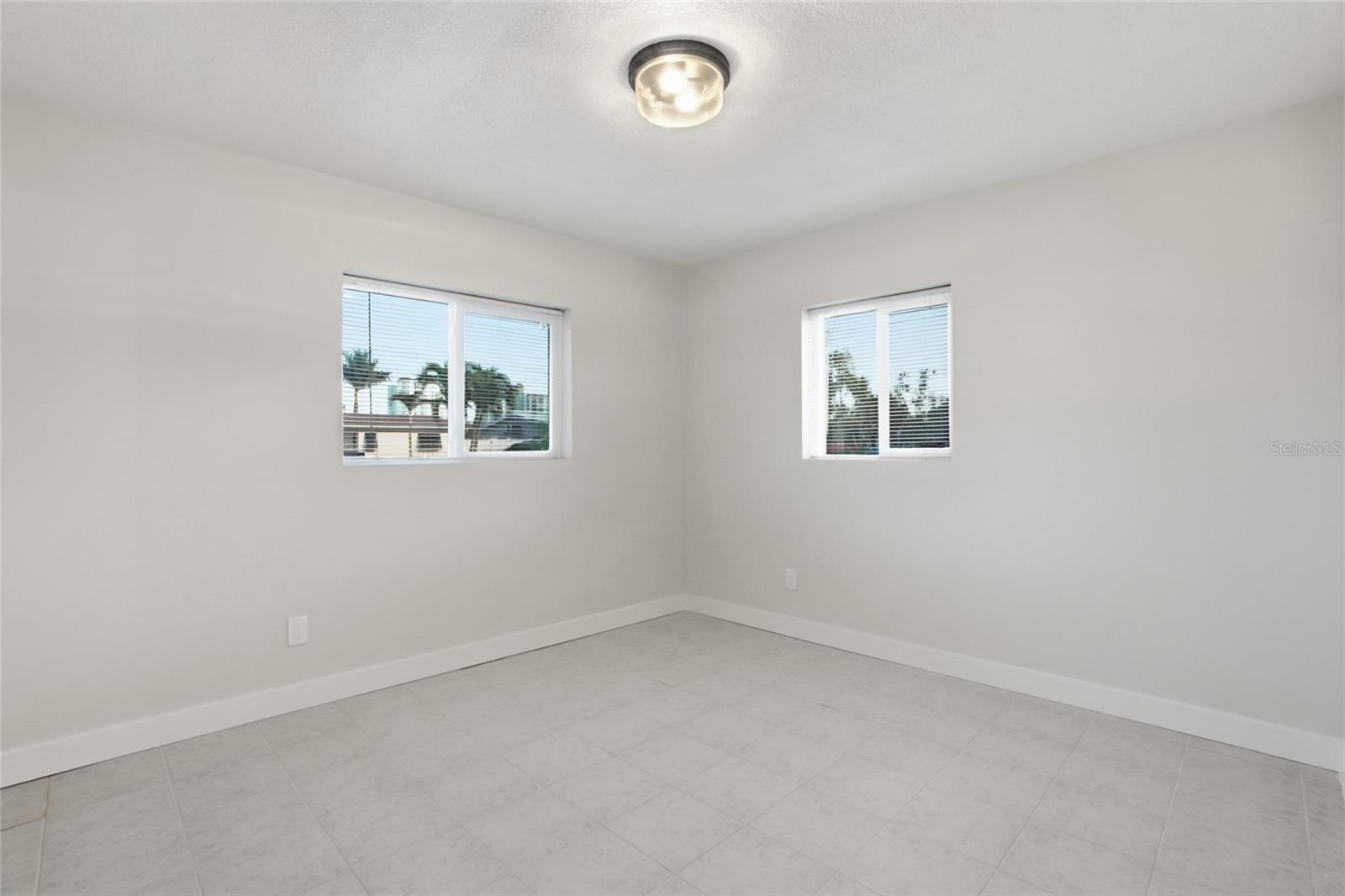 Image 18 of 26 For 6830 Bay Street