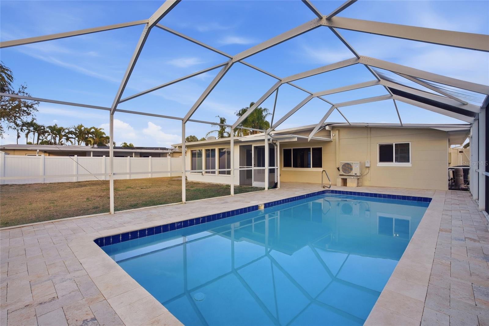 Image 22 of 26 For 6830 Bay Street