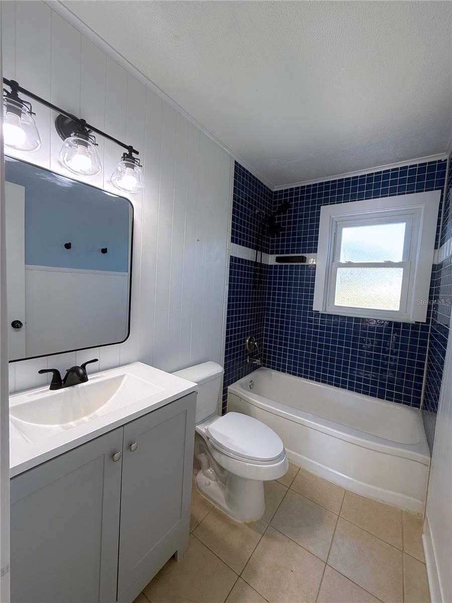 Image 14 of 19 For 4405 8th Avenue N