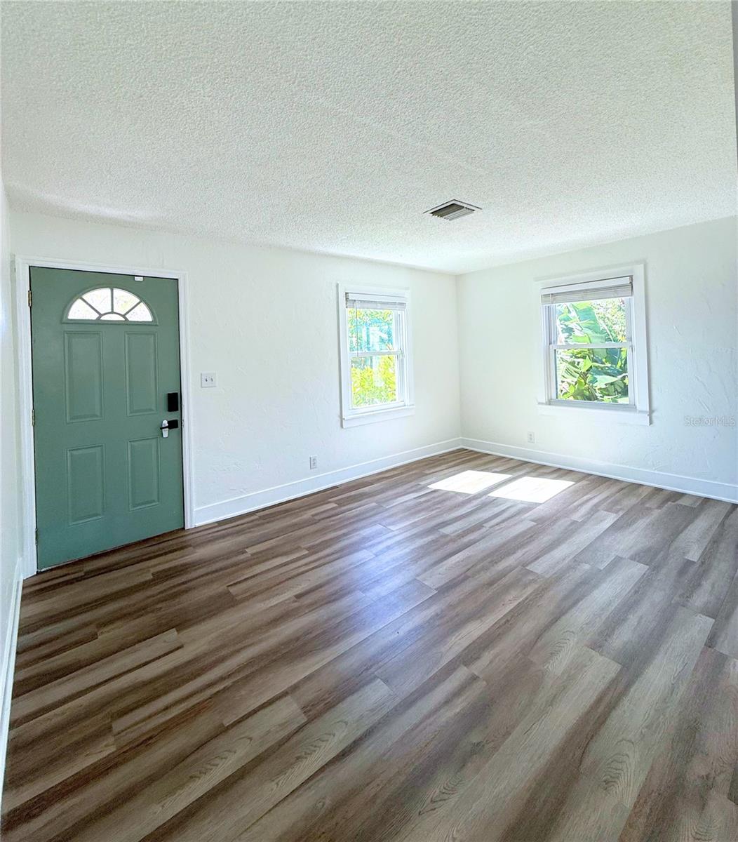 Image 9 of 19 For 4405 8th Avenue N