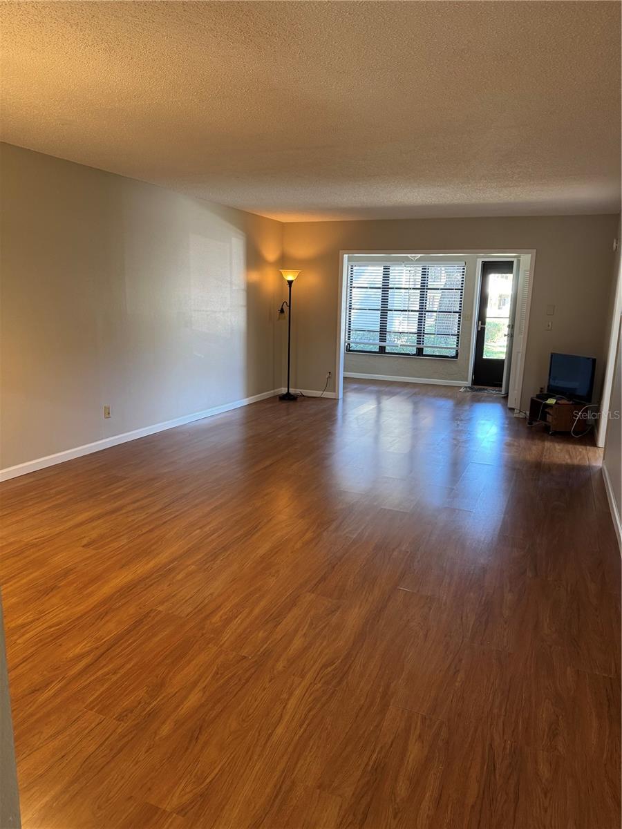 Image 2 of 11 For 3042 Eastland Boulevard H110