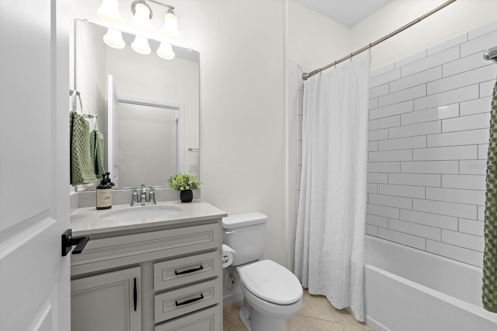 Image 16 of 36 For 20402 Monza Loop