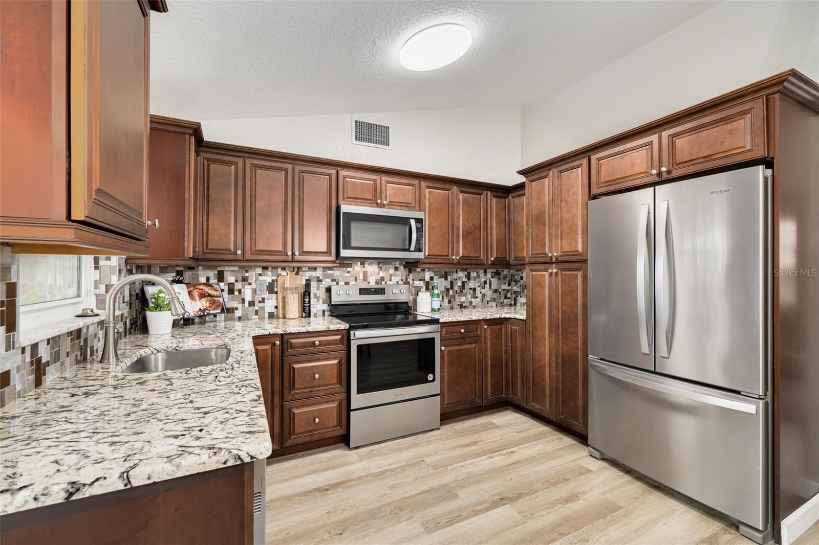 Image 5 of 27 For 7216 Whist Way