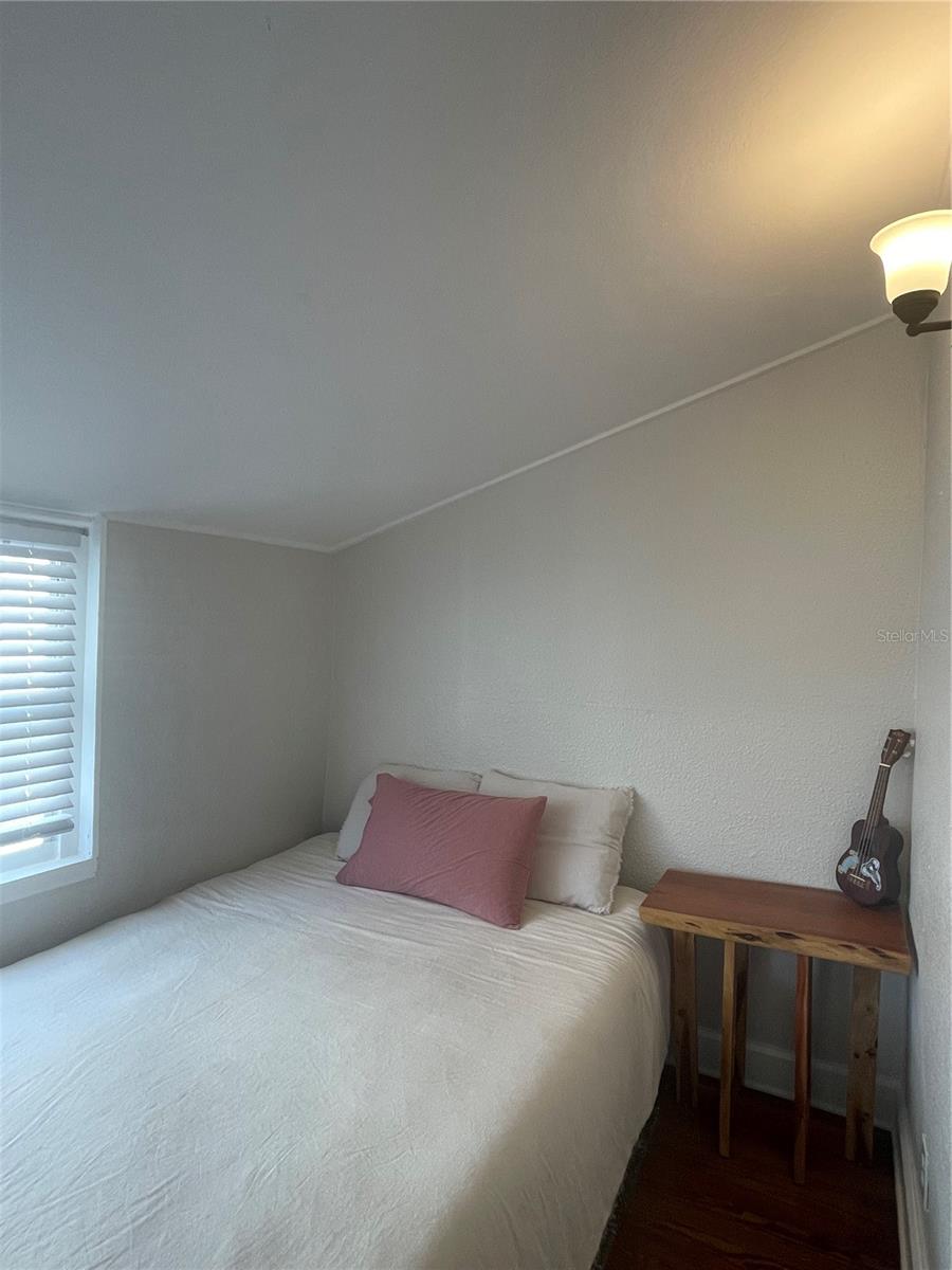 Image 13 of 31 For 2624 12th Street N 2