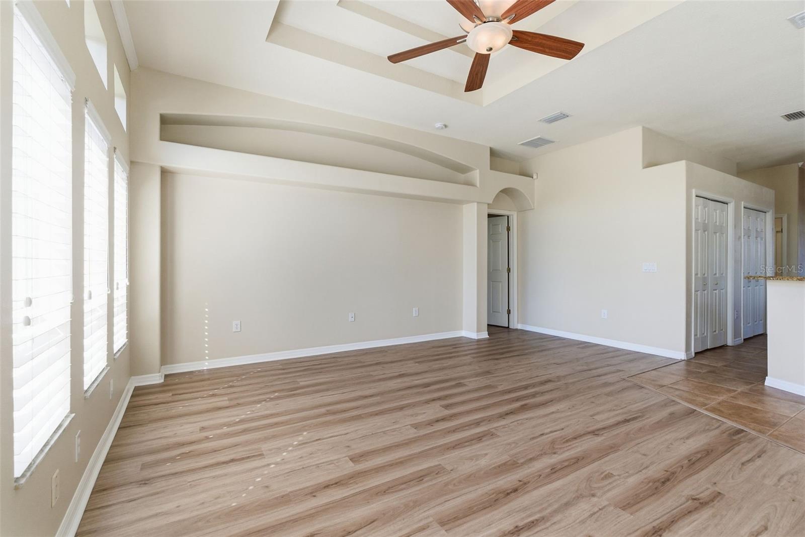 Image 12 of 52 For 915 Vista Verde Lane