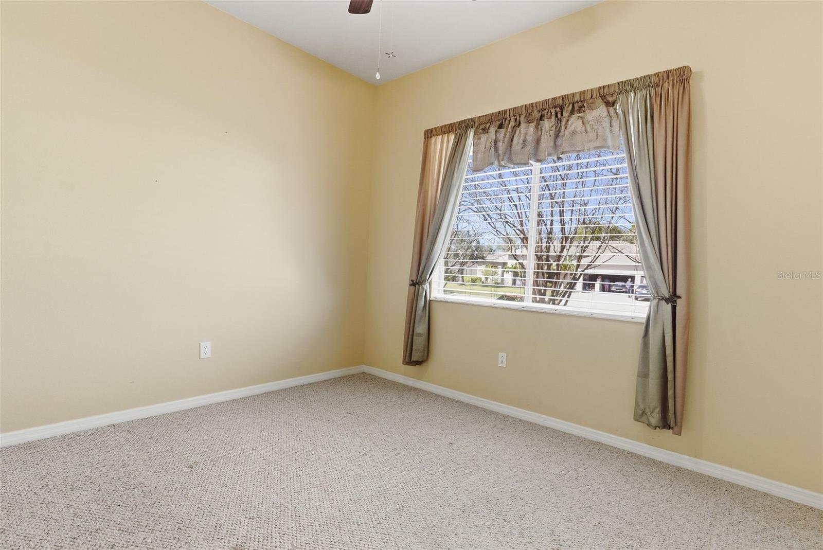 Image 37 of 52 For 915 Vista Verde Lane