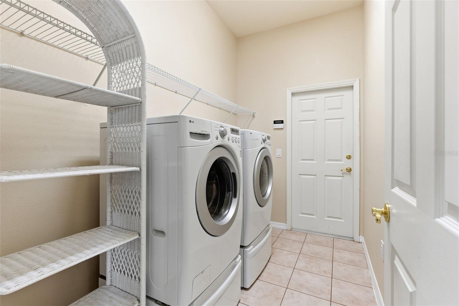 Image 43 of 52 For 915 Vista Verde Lane