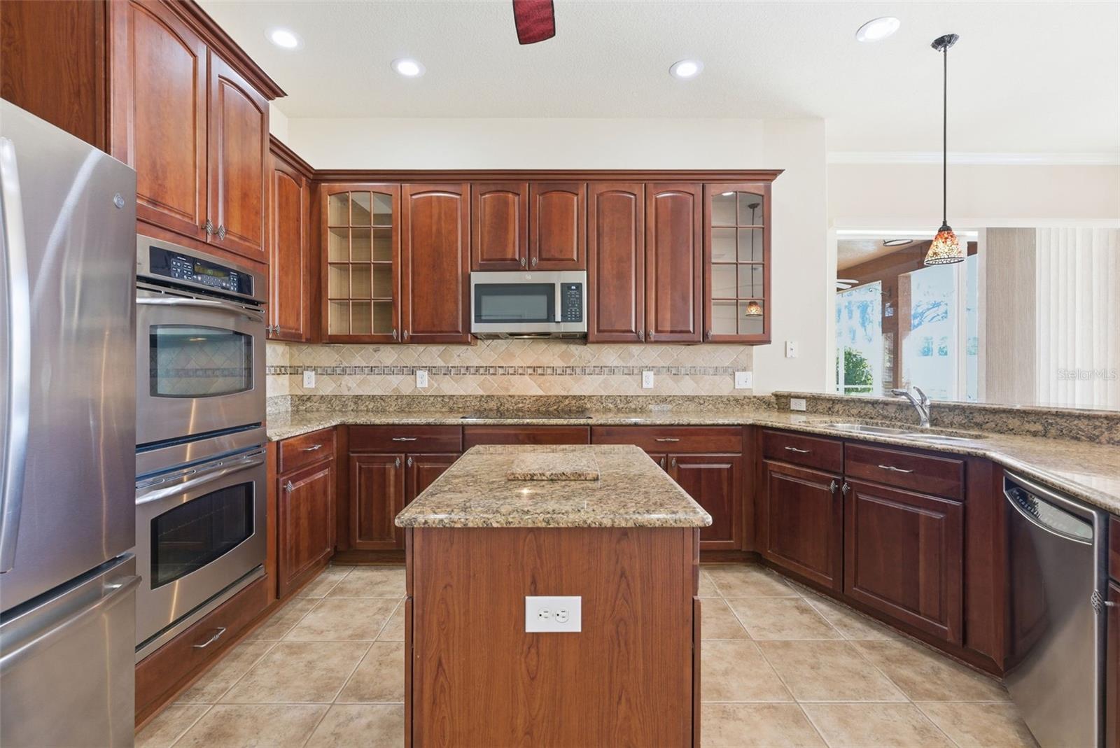 Image 7 of 52 For 915 Vista Verde Lane