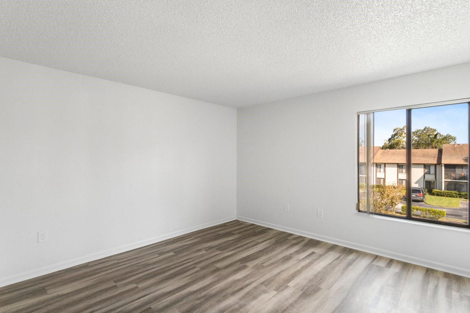 Image 14 of 38 For 2522 Pine Ridge Way S D2