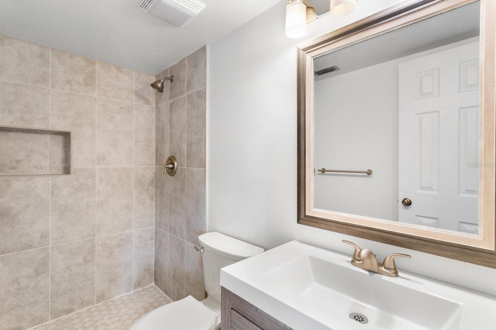 Image 15 of 38 For 2522 Pine Ridge Way S D2