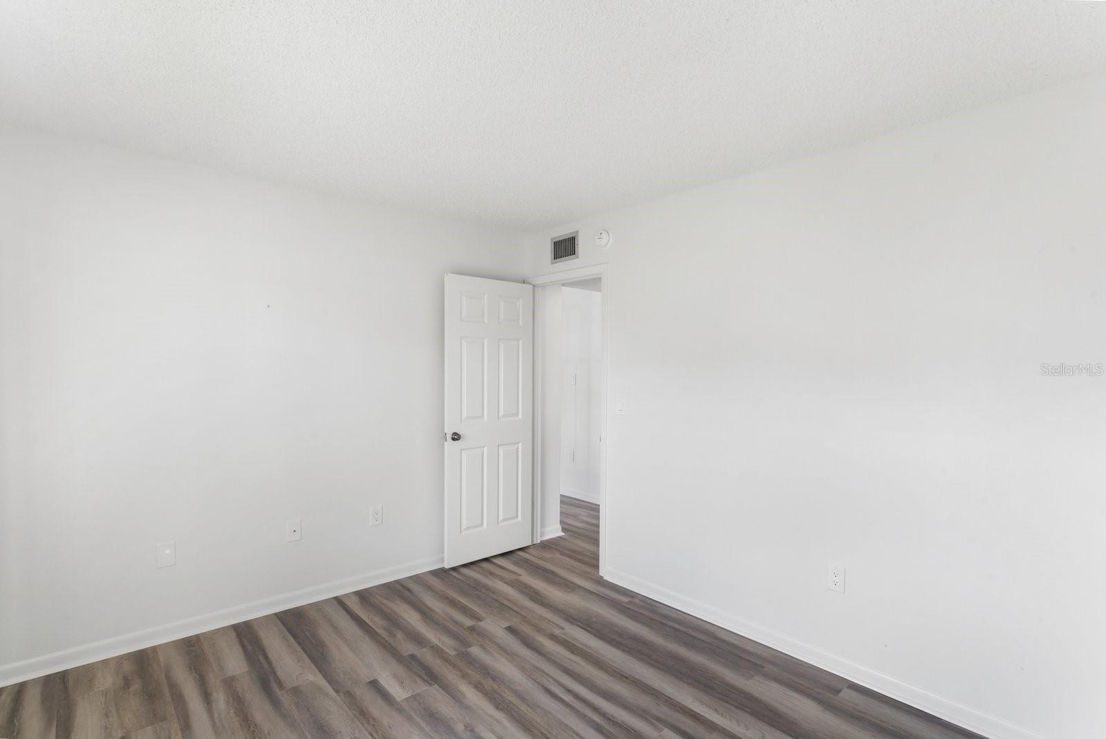 Image 16 of 38 For 2522 Pine Ridge Way S D2