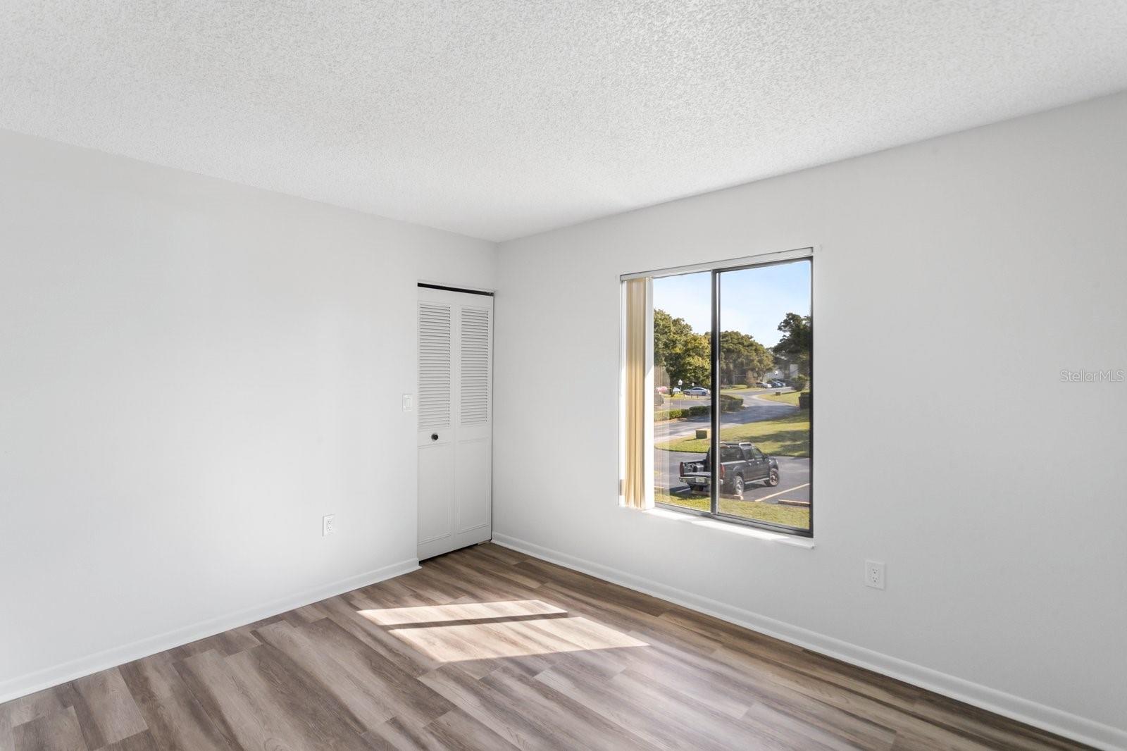 Image 17 of 38 For 2522 Pine Ridge Way S D2