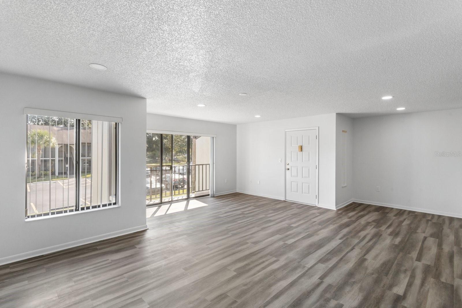 Image 5 of 38 For 2522 Pine Ridge Way S D2