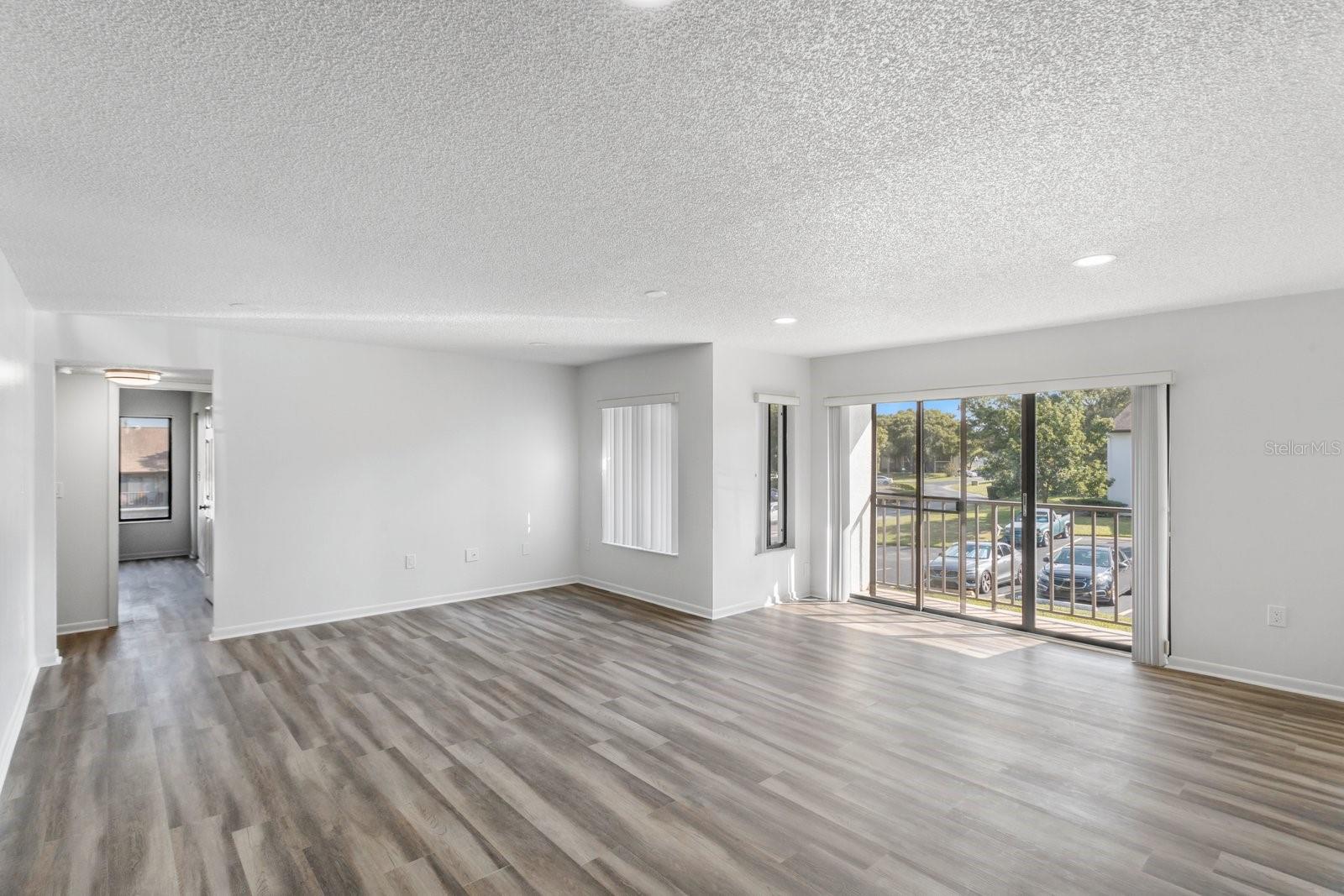 Image 6 of 38 For 2522 Pine Ridge Way S D2