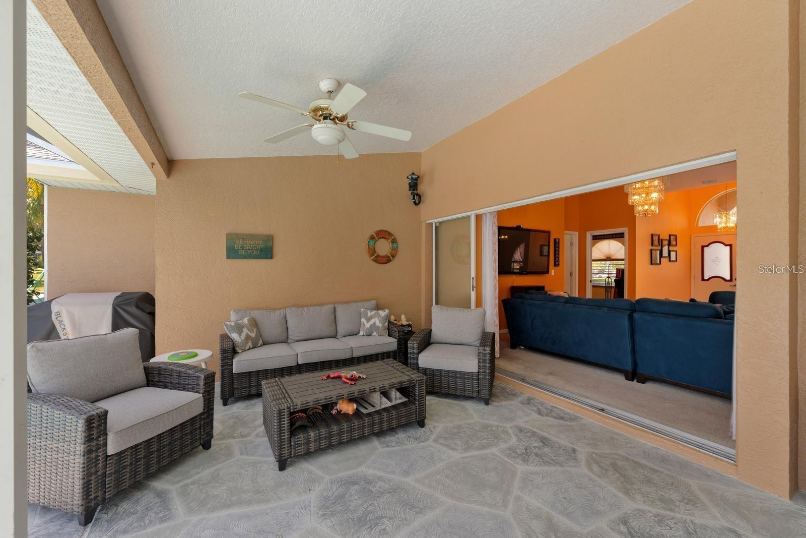 Listing photo id 14 for 10228 Yellow Pine Way