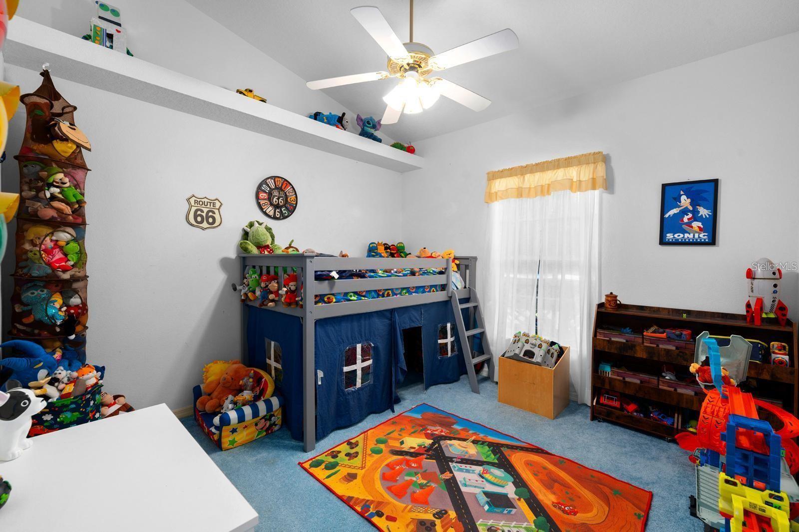 Listing photo id 7 for 10228 Yellow Pine Way