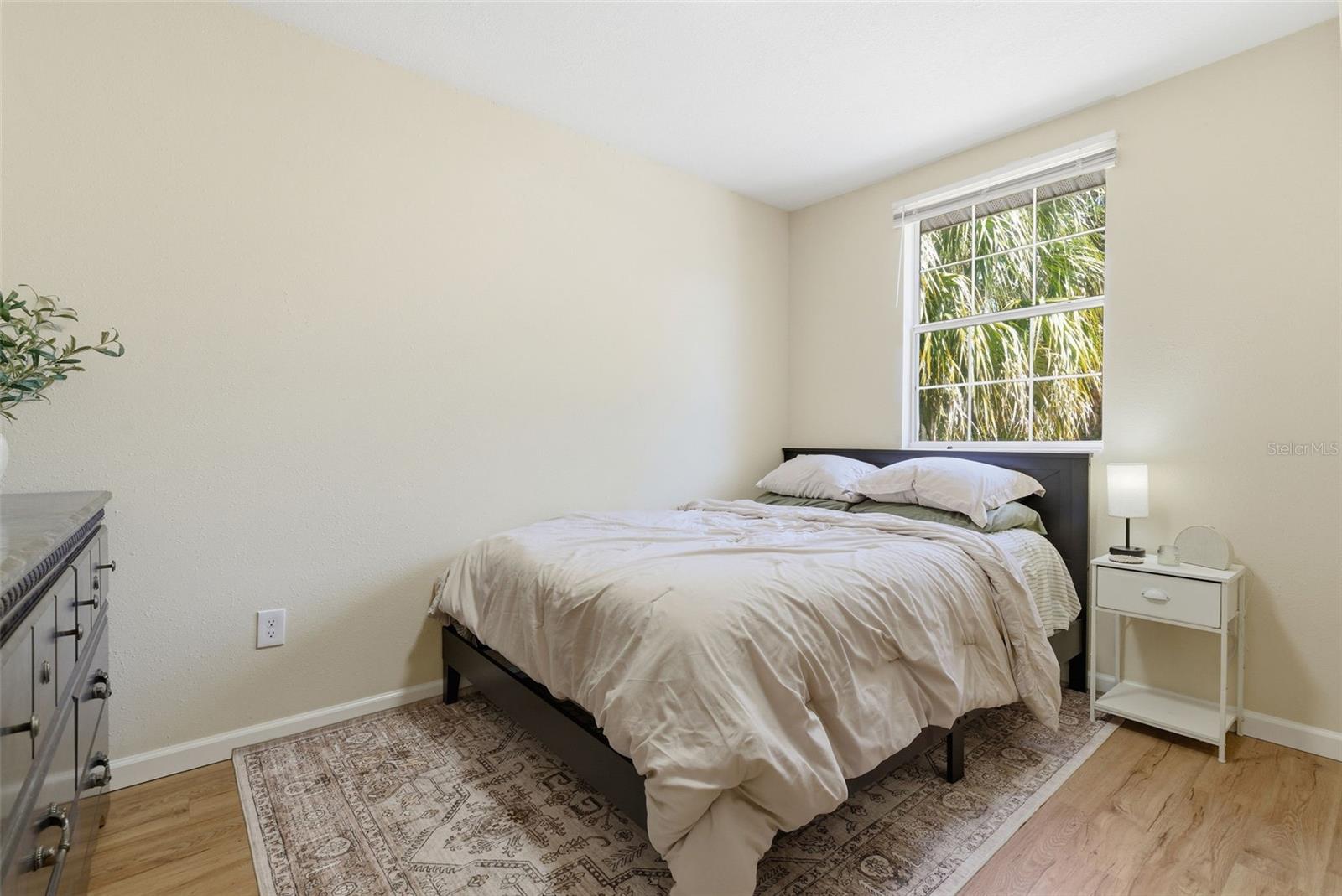 Listing photo id 13 for 7507 Orleans Avenue