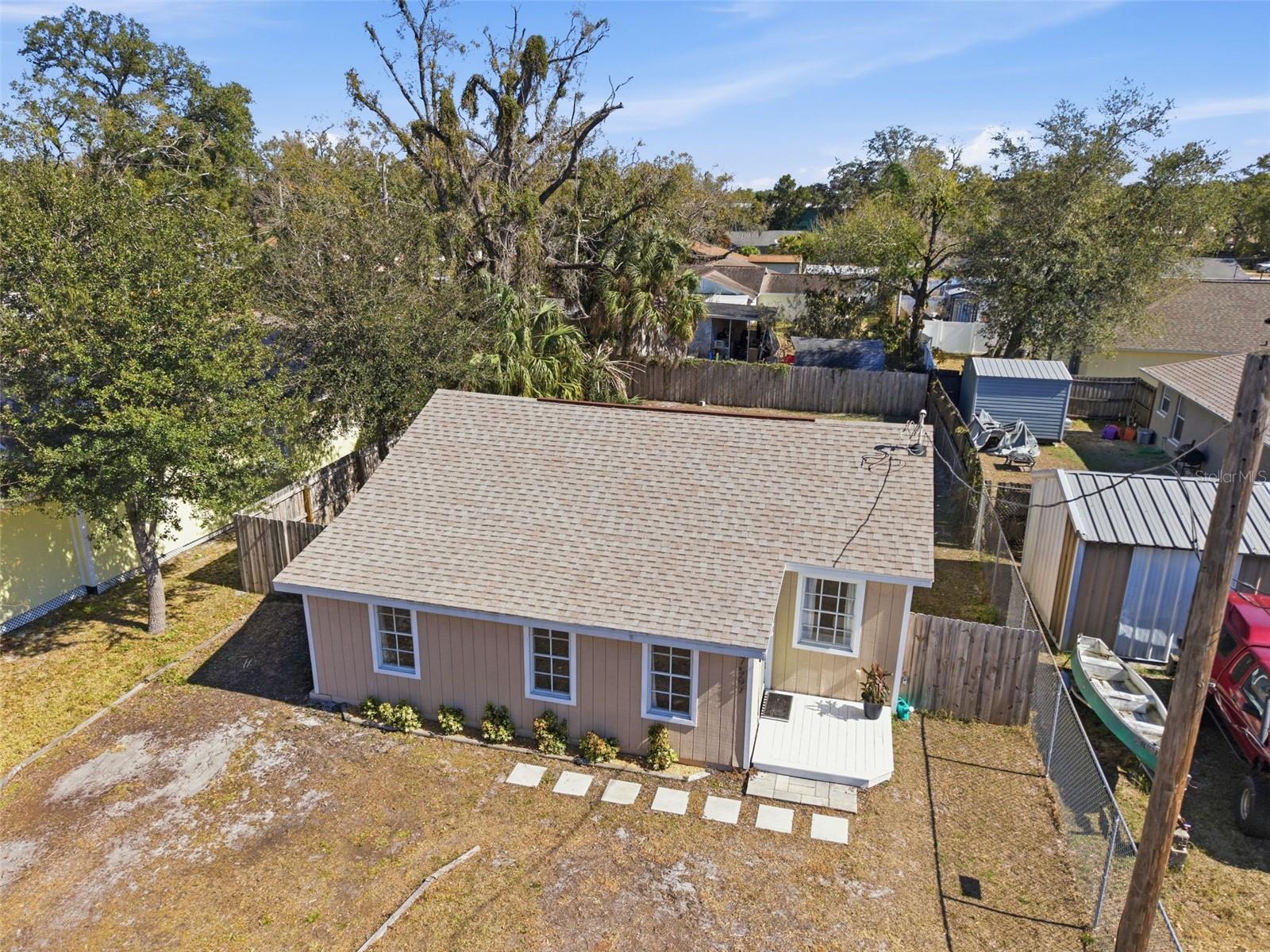 Listing photo id 24 for 7507 Orleans Avenue