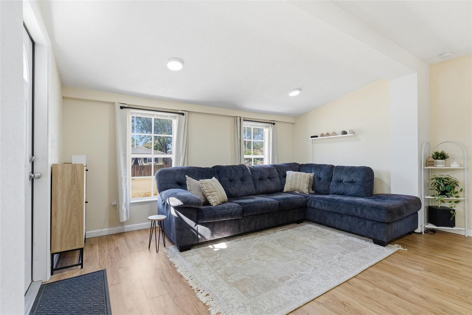 Listing photo id 1 for 7507 Orleans Avenue