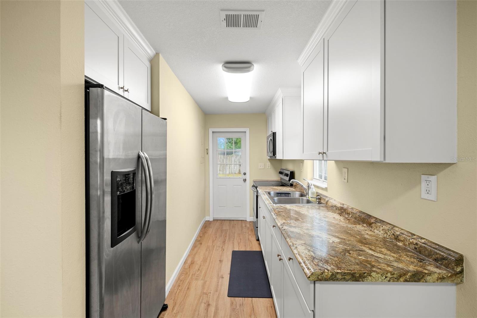 Listing photo id 7 for 7507 Orleans Avenue