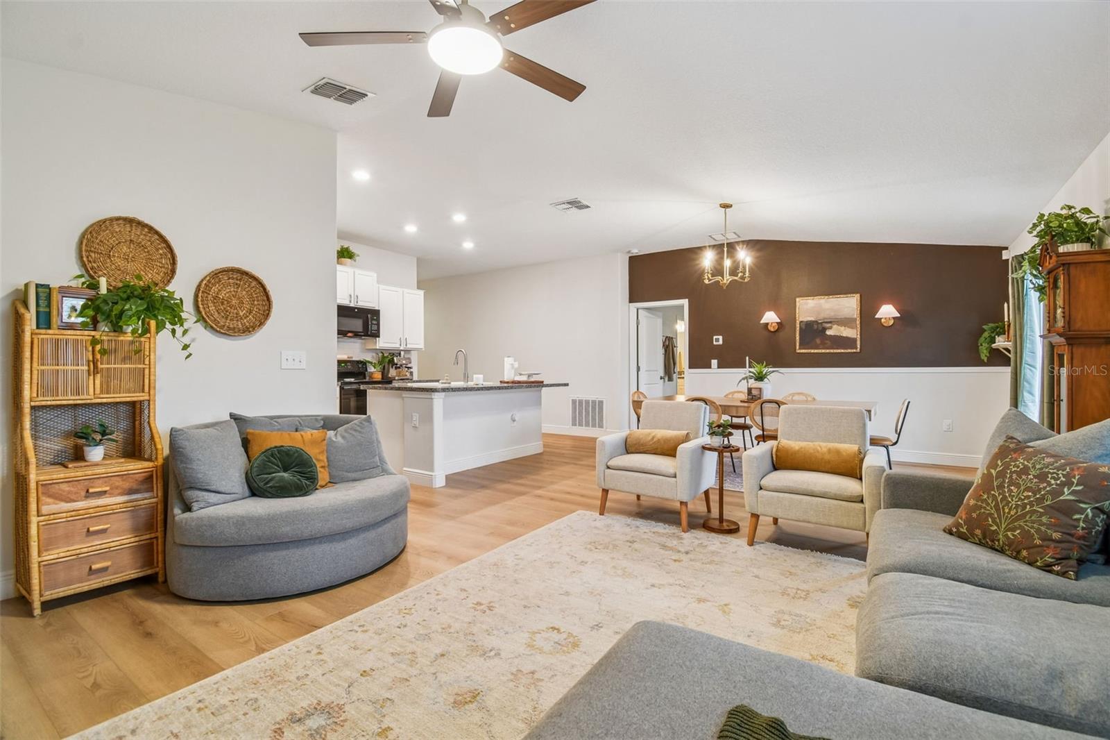 Image 13 of 33 For 4904 Babbling Brook Lane