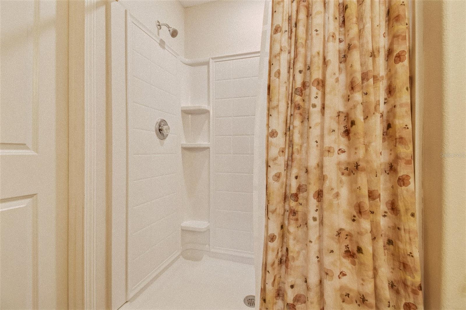 Image 17 of 33 For 4904 Babbling Brook Lane