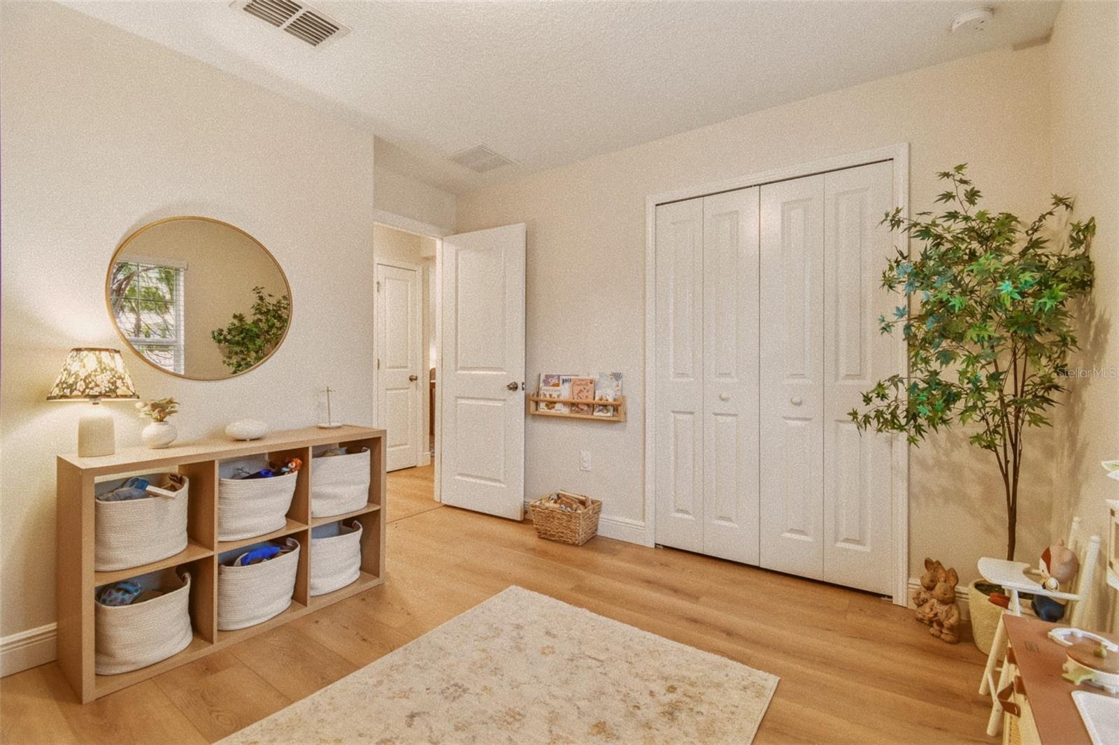 Image 23 of 33 For 4904 Babbling Brook Lane