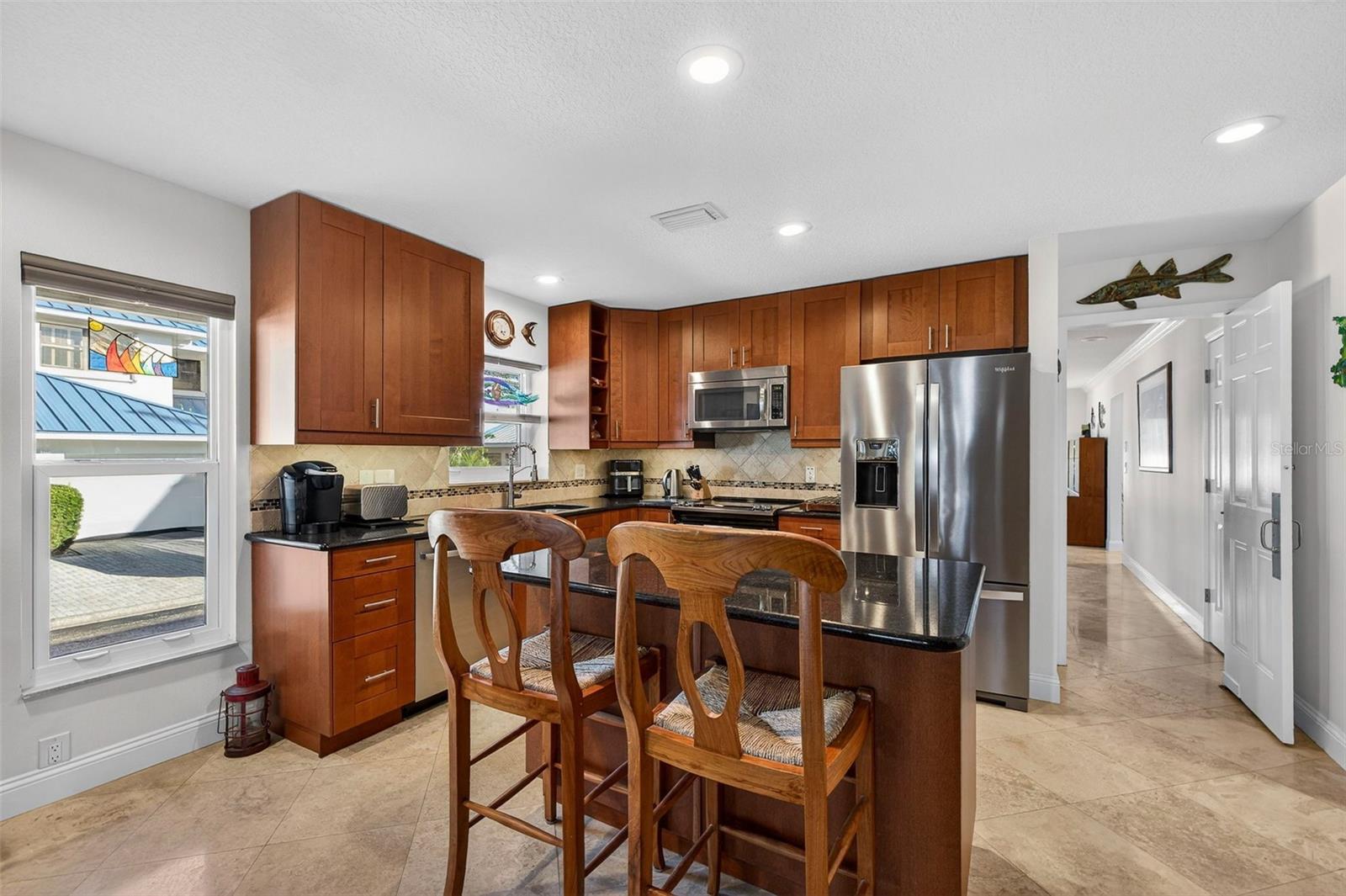 Listing photo id 11 for 1671 Watermark Circle Ne