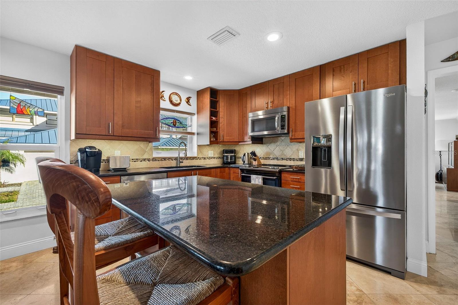 Listing photo id 12 for 1671 Watermark Circle Ne