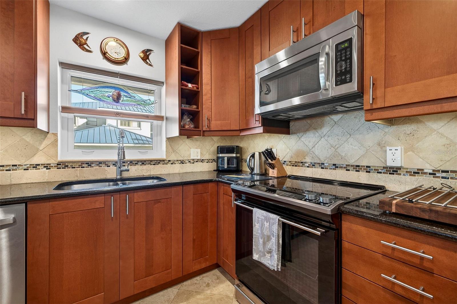 Listing photo id 14 for 1671 Watermark Circle Ne