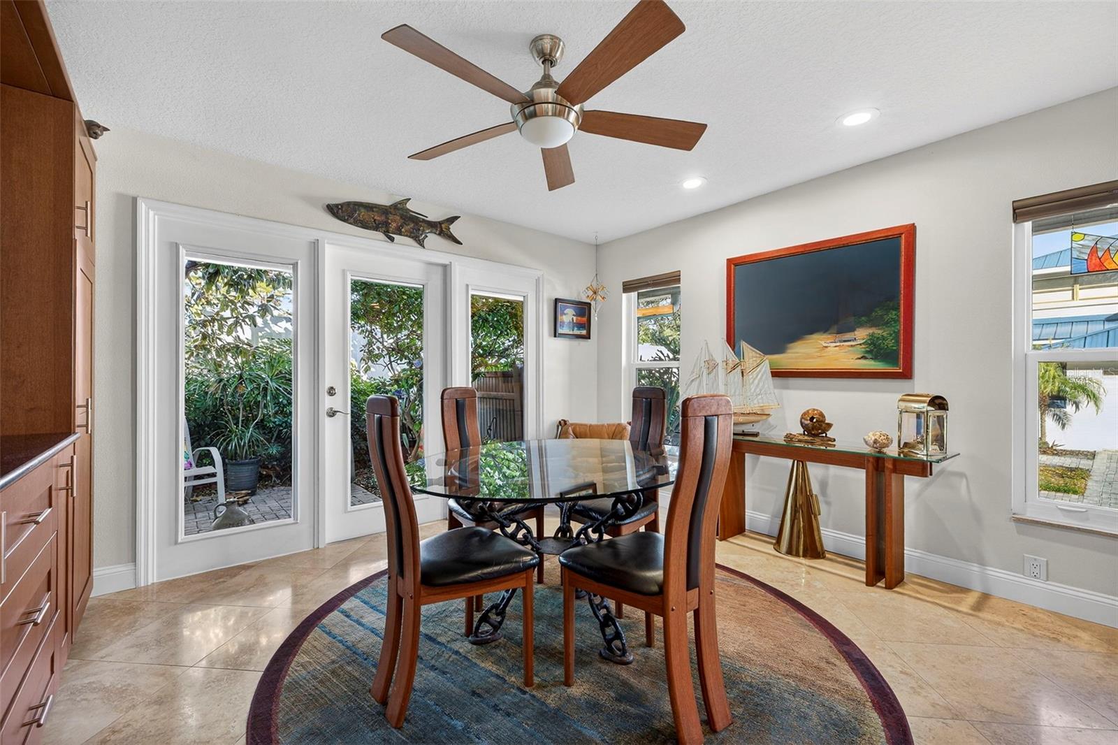 Listing photo id 17 for 1671 Watermark Circle Ne