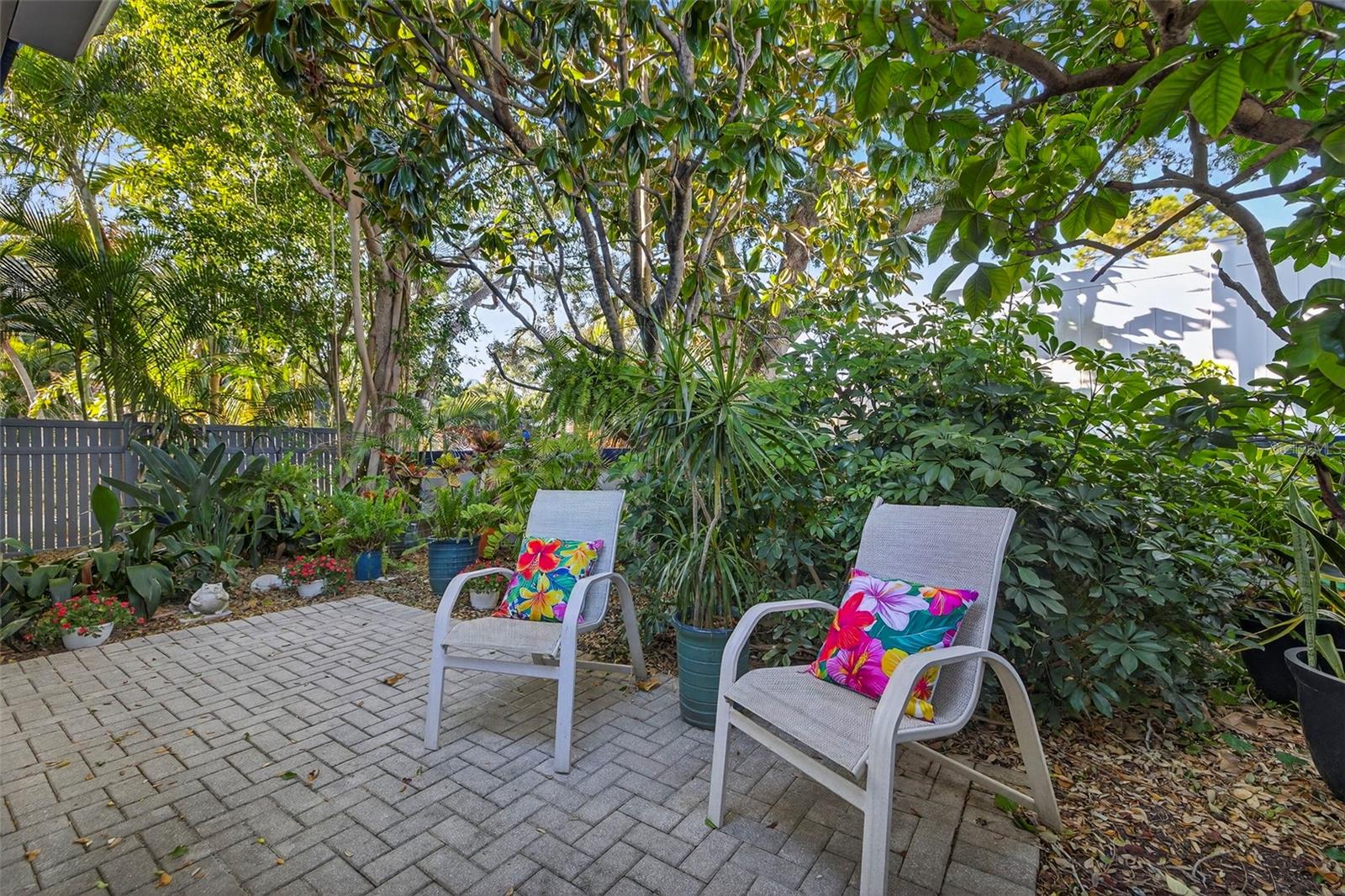 Listing photo id 19 for 1671 Watermark Circle Ne