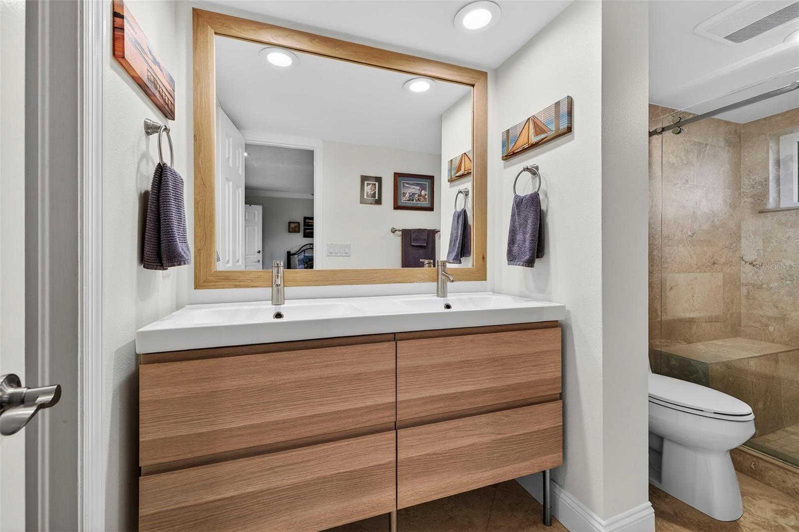 Listing photo id 22 for 1671 Watermark Circle Ne