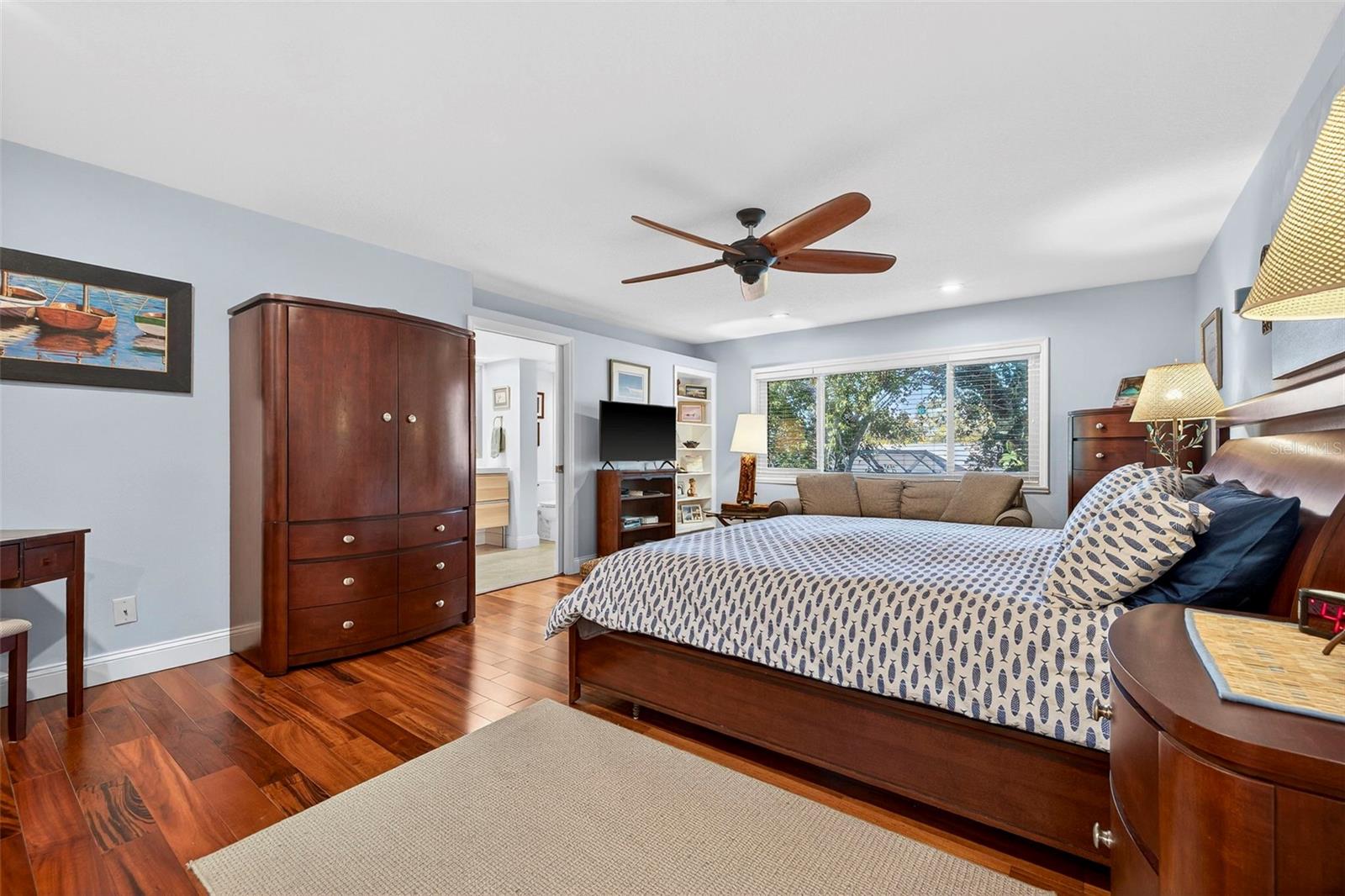 Listing photo id 29 for 1671 Watermark Circle Ne