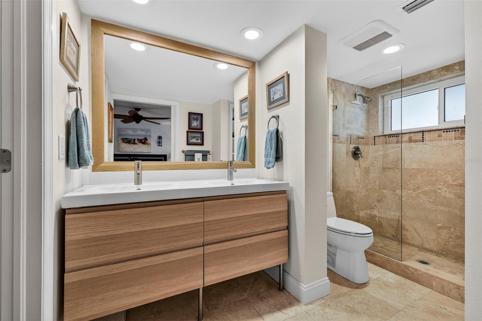 Listing photo id 31 for 1671 Watermark Circle Ne