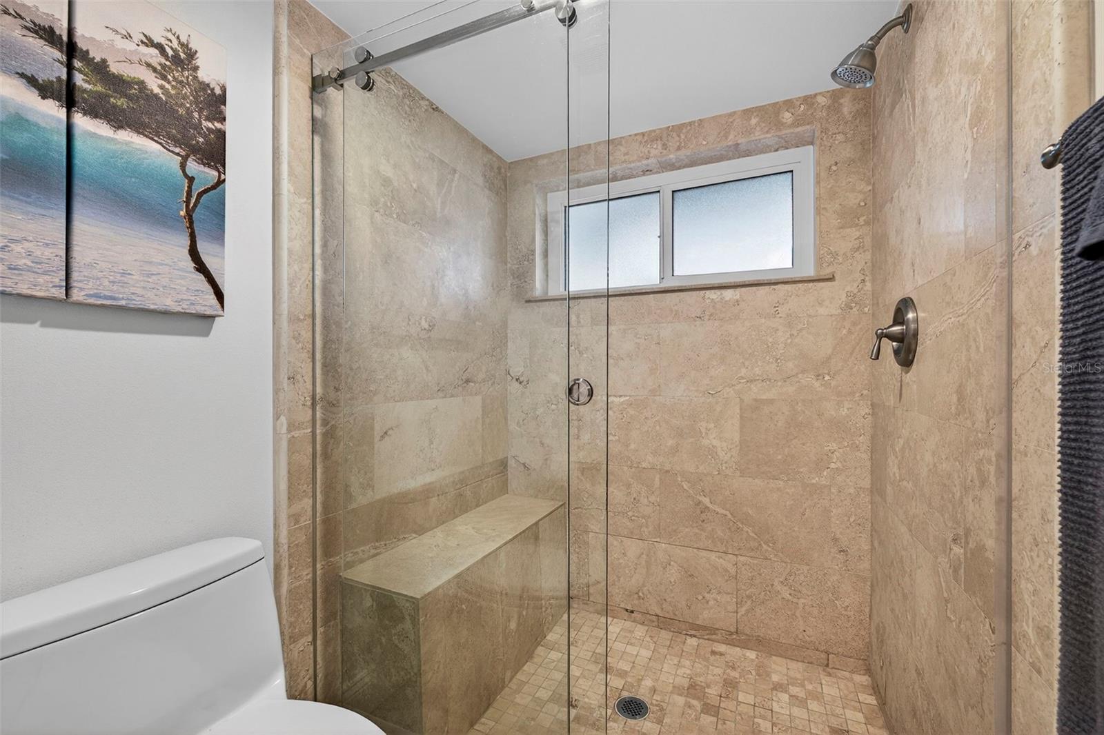 Listing photo id 32 for 1671 Watermark Circle Ne