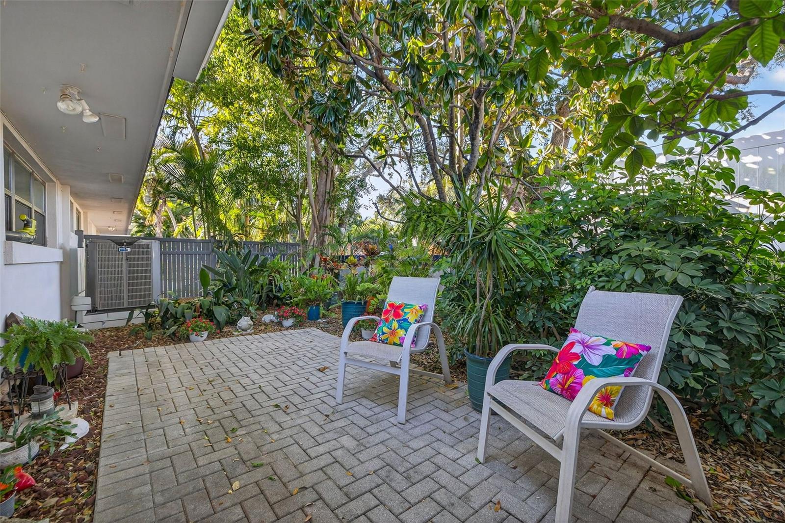 Listing photo id 35 for 1671 Watermark Circle Ne