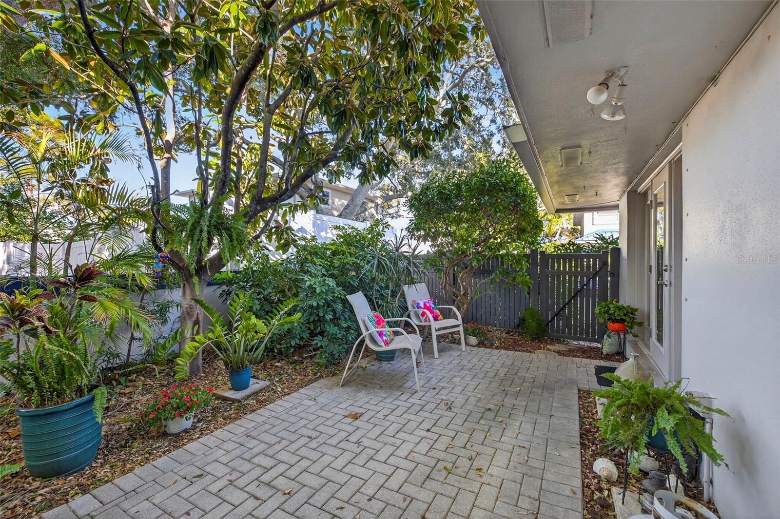 Listing photo id 37 for 1671 Watermark Circle Ne