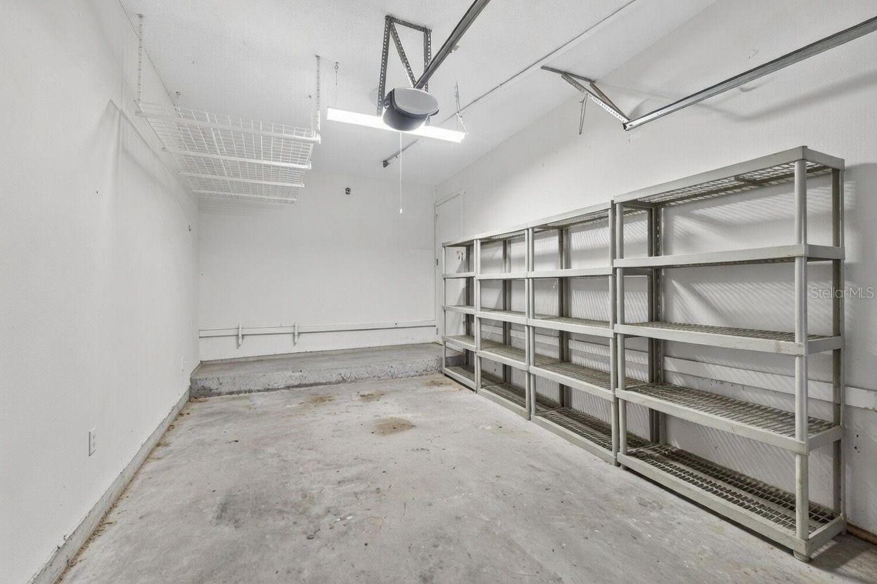 Listing photo id 38 for 1671 Watermark Circle Ne