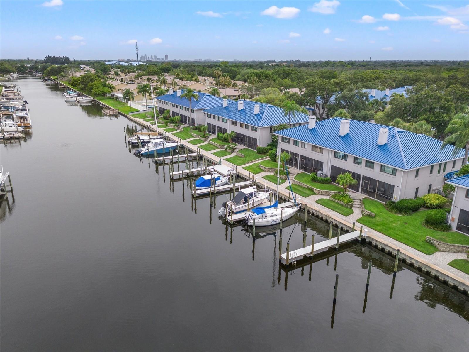 Listing photo id 41 for 1671 Watermark Circle Ne