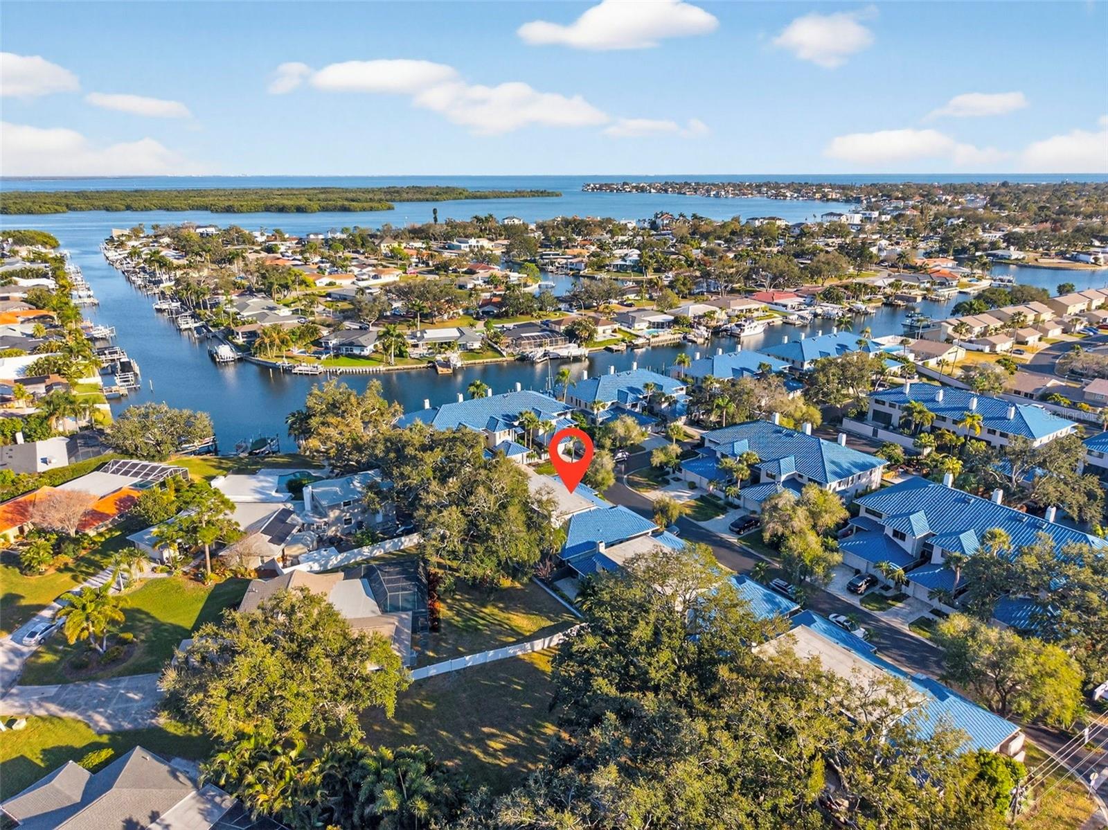 Listing photo id 42 for 1671 Watermark Circle Ne