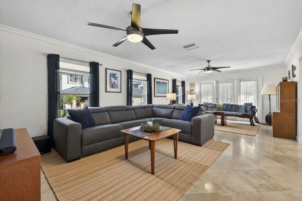 Listing photo id 7 for 1671 Watermark Circle Ne