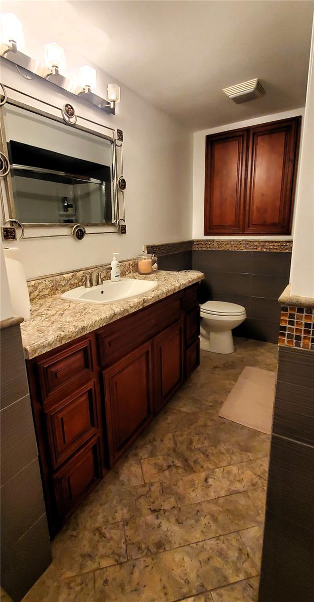 Image 35 of 47 For 7702 Rosewood Drive