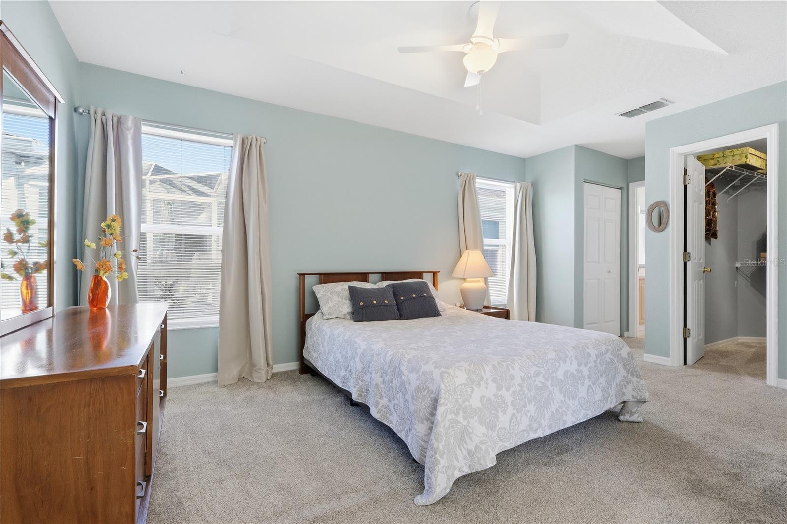 Listing photo id 12 for 29406 Zeller Avenue