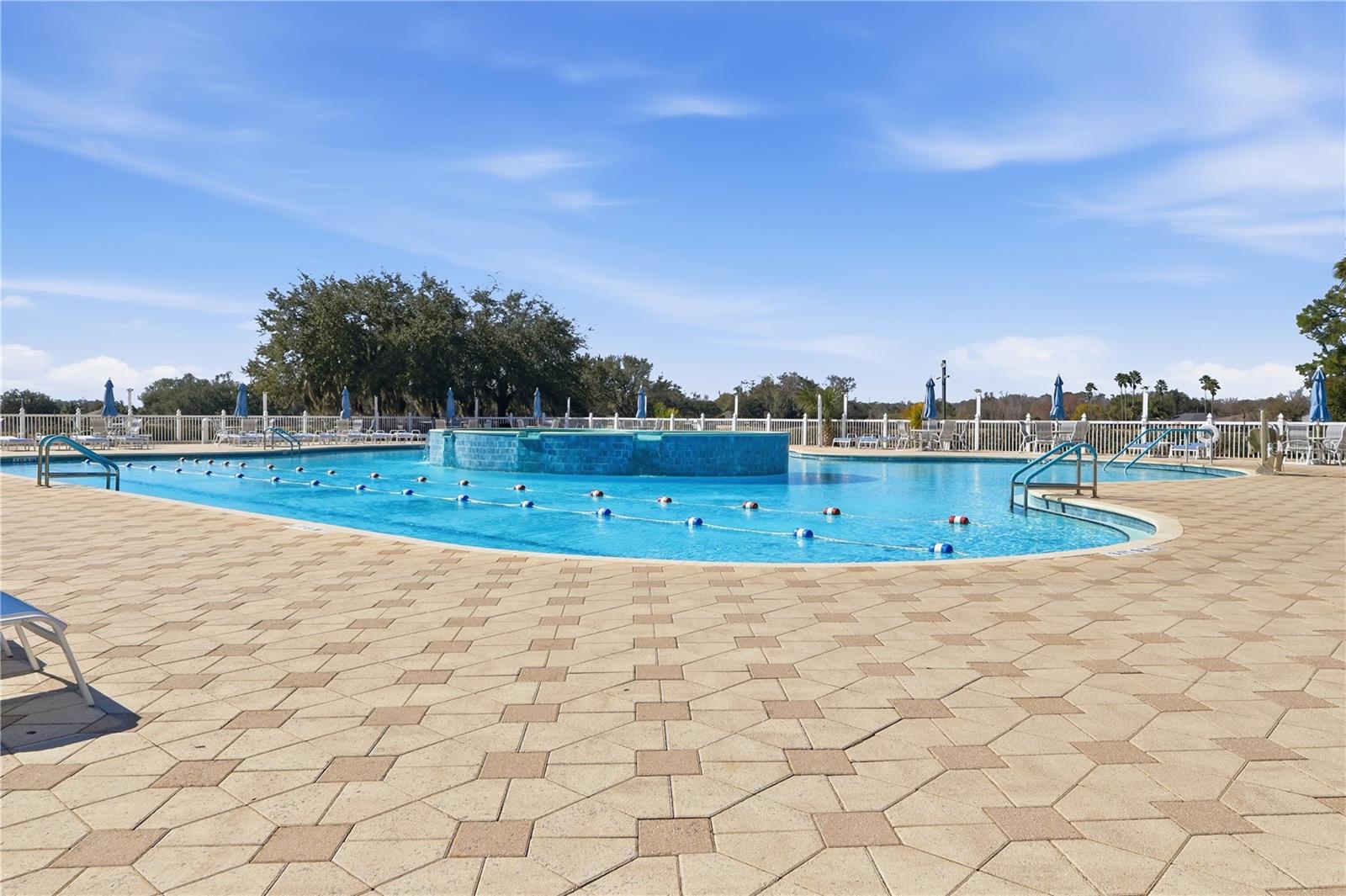 Listing photo id 29 for 29406 Zeller Avenue