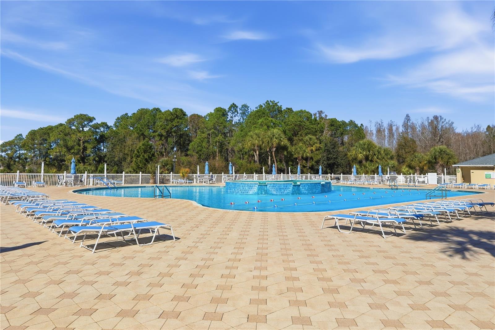 Listing photo id 32 for 29406 Zeller Avenue