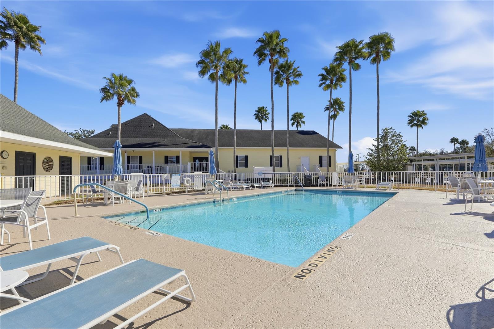 Listing photo id 34 for 29406 Zeller Avenue