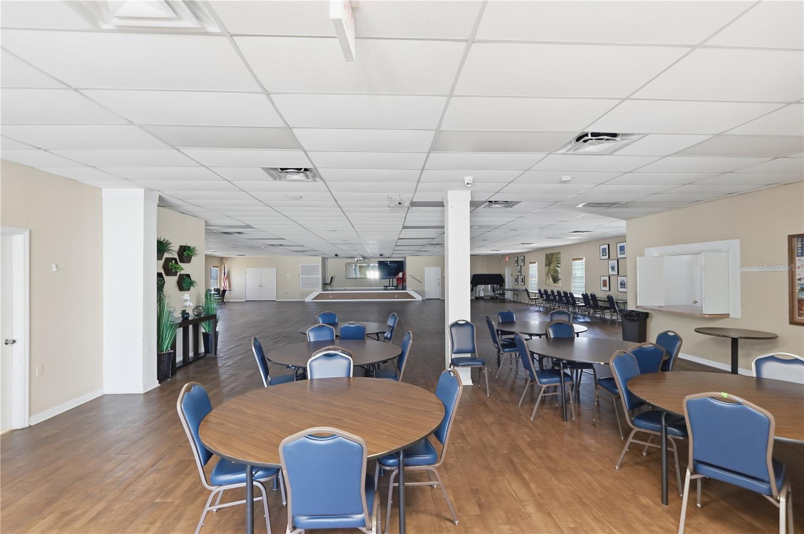 Listing photo id 36 for 29406 Zeller Avenue